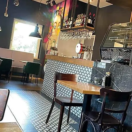 Am Stadion Vanino Cucina Italian 3*