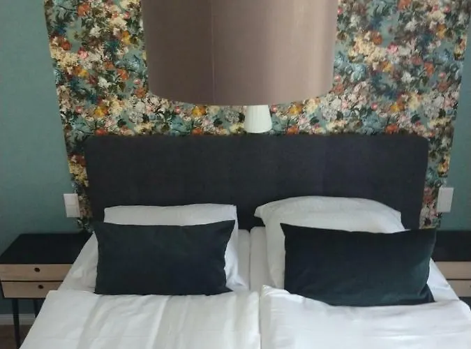 Szálloda Am Stadion Vanino Cucina Italian